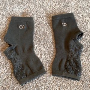CALIA No Slip Toeless Socks